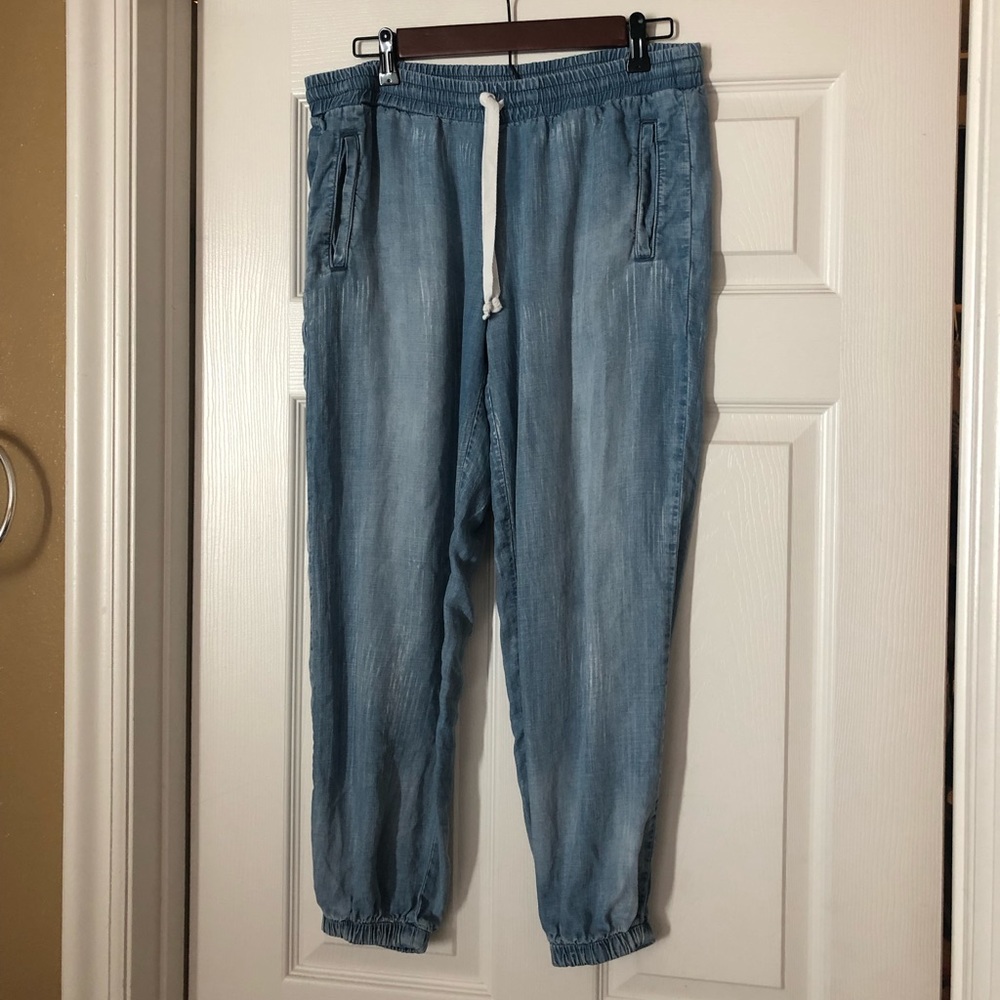 Cloth & Stone chambray joggers - size Medium
